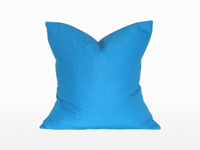 18" x 18" Decorative Throw Pillow / Accent Cushion Cover (Indoor) (Light-Weight Light Blue Solid)