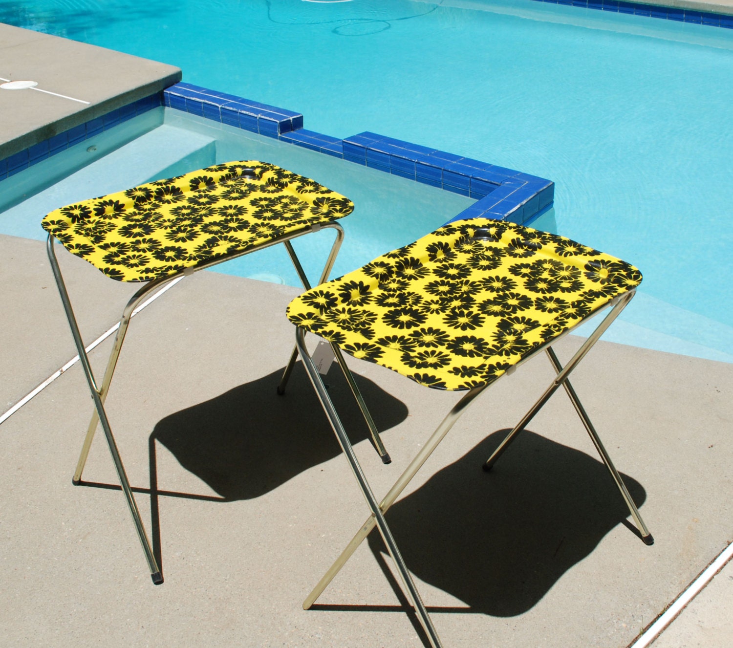 Vintage 70s TV Trays