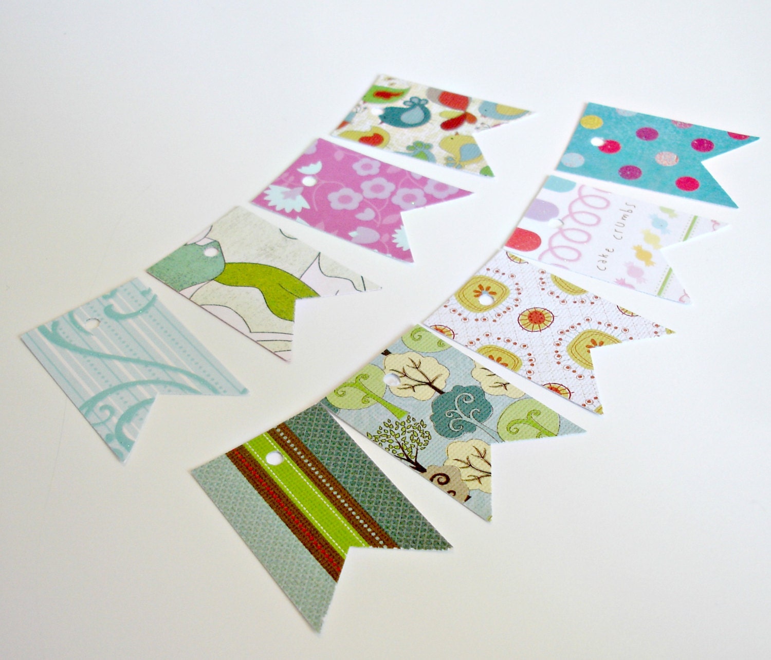 Assorted mini pennant flag tags 50-count Gift wrap Packaging tags Merchandise tags Embellishments
