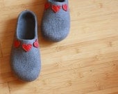 Women house shoes - felted wool slippers grey and red - Mothers day gift