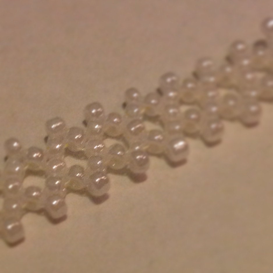 Pearly white bracelet