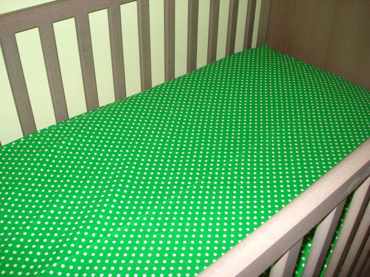 Perfect Kelly Green and White Polka Dot Crib Sheets