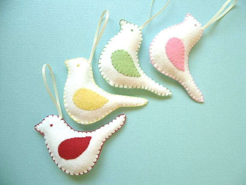 Handmade Felt Ornaments - Set of 4 birds - Christmas ornaments - Red,Green,Yellow,Pink