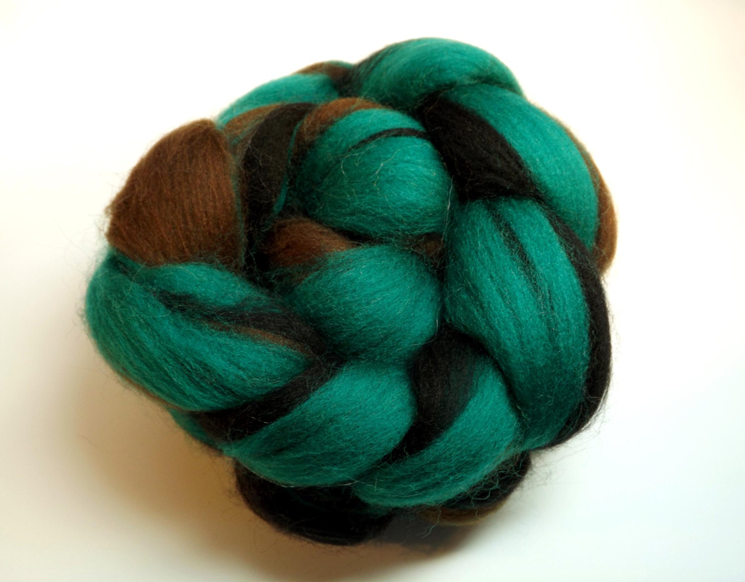 3 oz "Jiminy Cricket" Wool Roving Braid Fiber for Spinning, blending, & more.