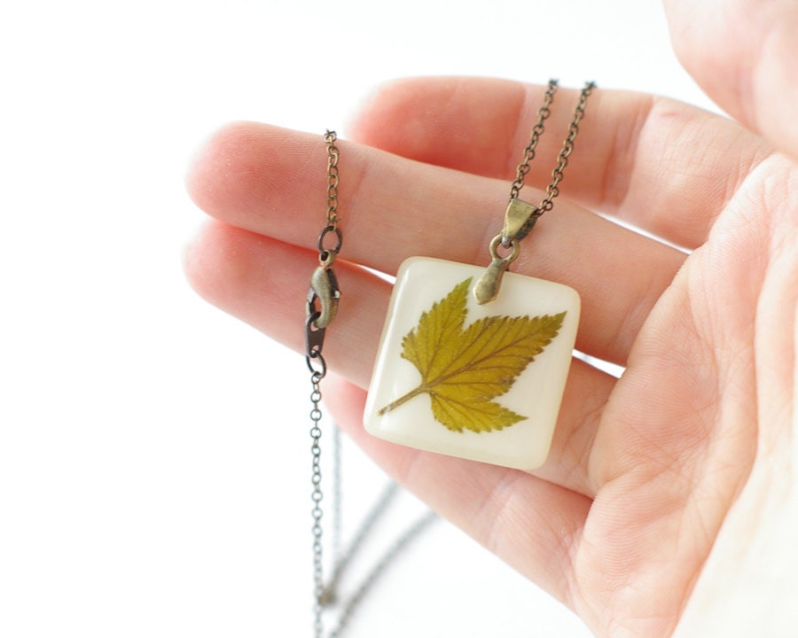 Real Leaf Botanical Necklace - green woodland nature jewelry - real dried preserved plant