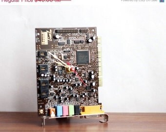 ON SALE Desk clock - Recycled sound card clock - black circuit board cl7785