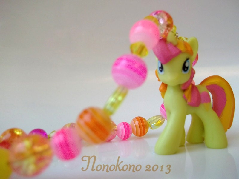 Sweetcream Scoops - Pink and Yellow My Little Pony Blind Bag Necklace