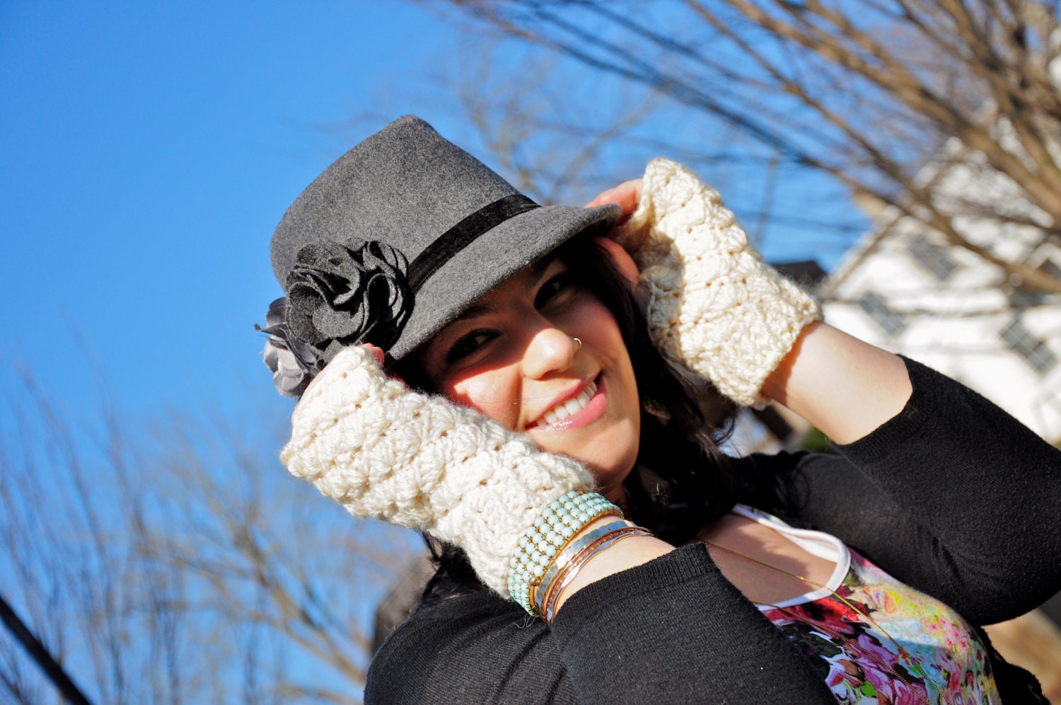 Cream texting gloves, Lace Fingerless Mittens Crochet Hipster Hand Warmers
