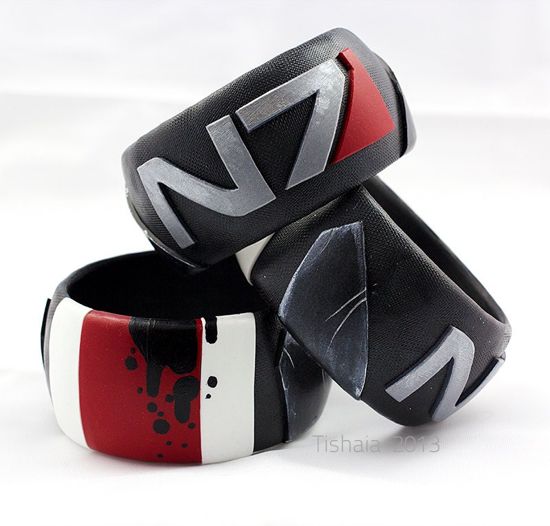 N7 Mass Effect cuff