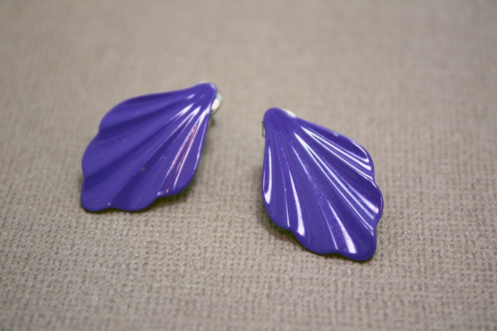 Vintage Purple Seashell Le Fleur Earrings