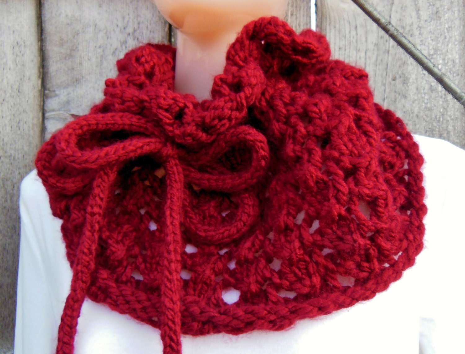 Red Knit Cowl. Red Chunky Knit Scarf in "Rouge".