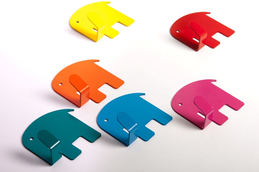 3 elephants hanger