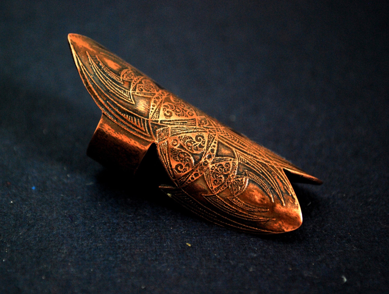 medieval etched shield ring - copper ring - armour ring - futurisic