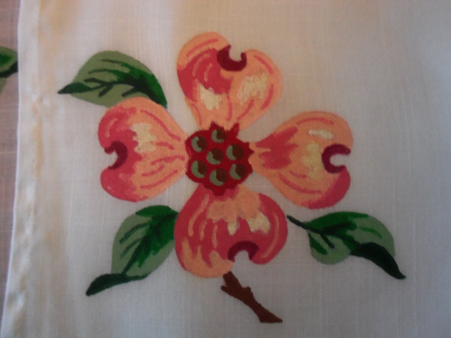 Vintage 1960s Hand Painted White Organdy Luncheon Cloth/4 Napkins, MAGNOLIA BLOSSOMS