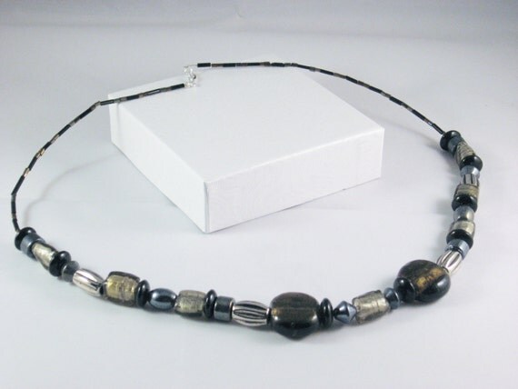 Beaded Necklace in Smoke, Silver and Black
