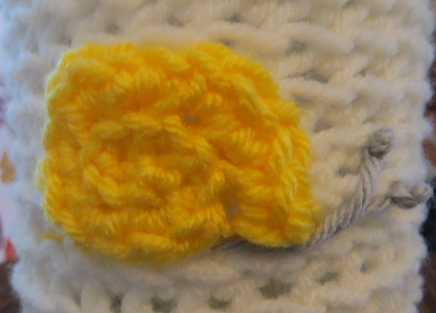Mason Jar Crocheted Cozy (cream w/ a yellow & grey snail)