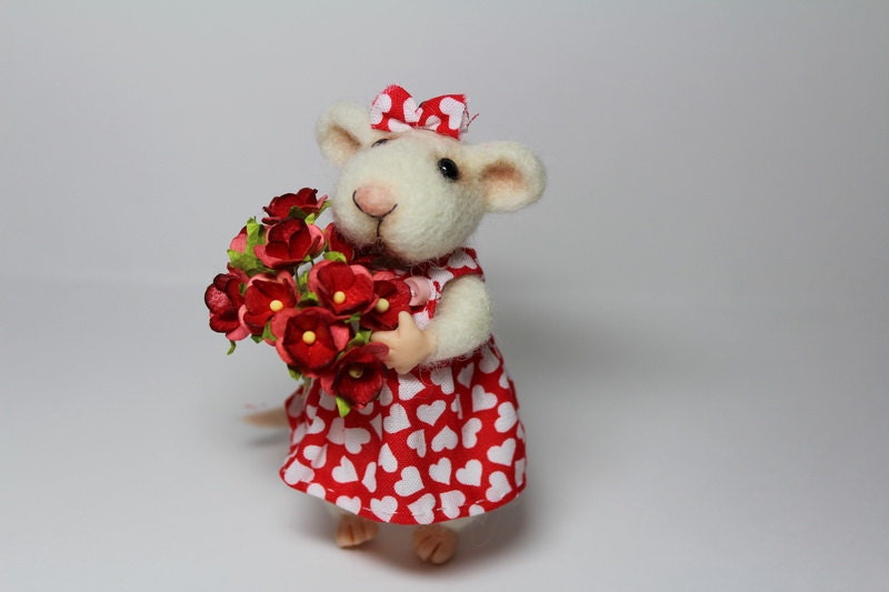 White / Miniature Wool Needle Felted Miniature Animals/ Soft sculpture / Mouse / Felt toy / Art Doll