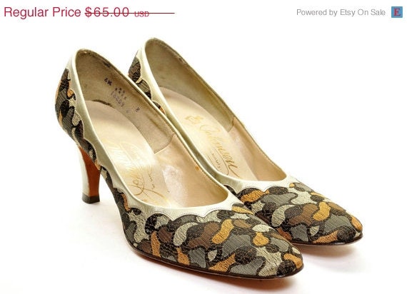 20% OFF 1970's Brocade Pump (Size 6-1/2)