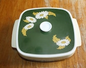 Daisy Plastic Casserole Serving Dish