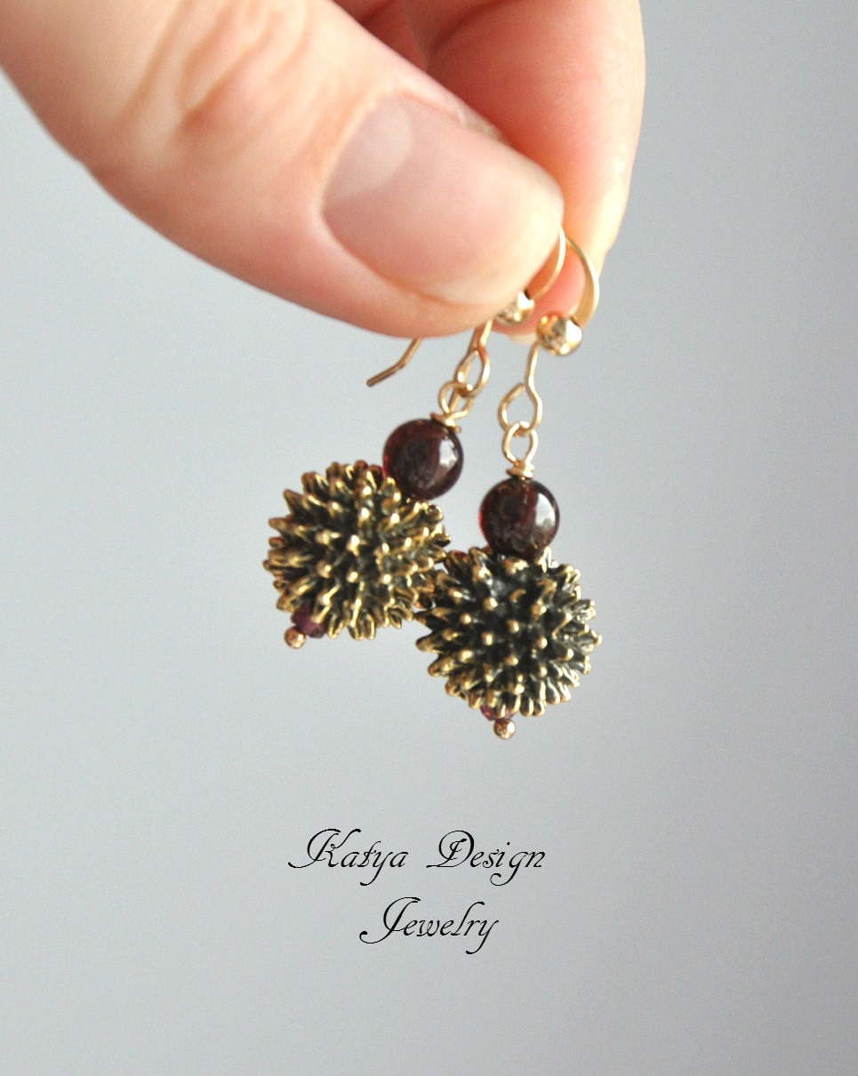Earrings garnet,antique brass-cones, the ear hooks-gold filled (hypo-allergenic) 14k gold filled
