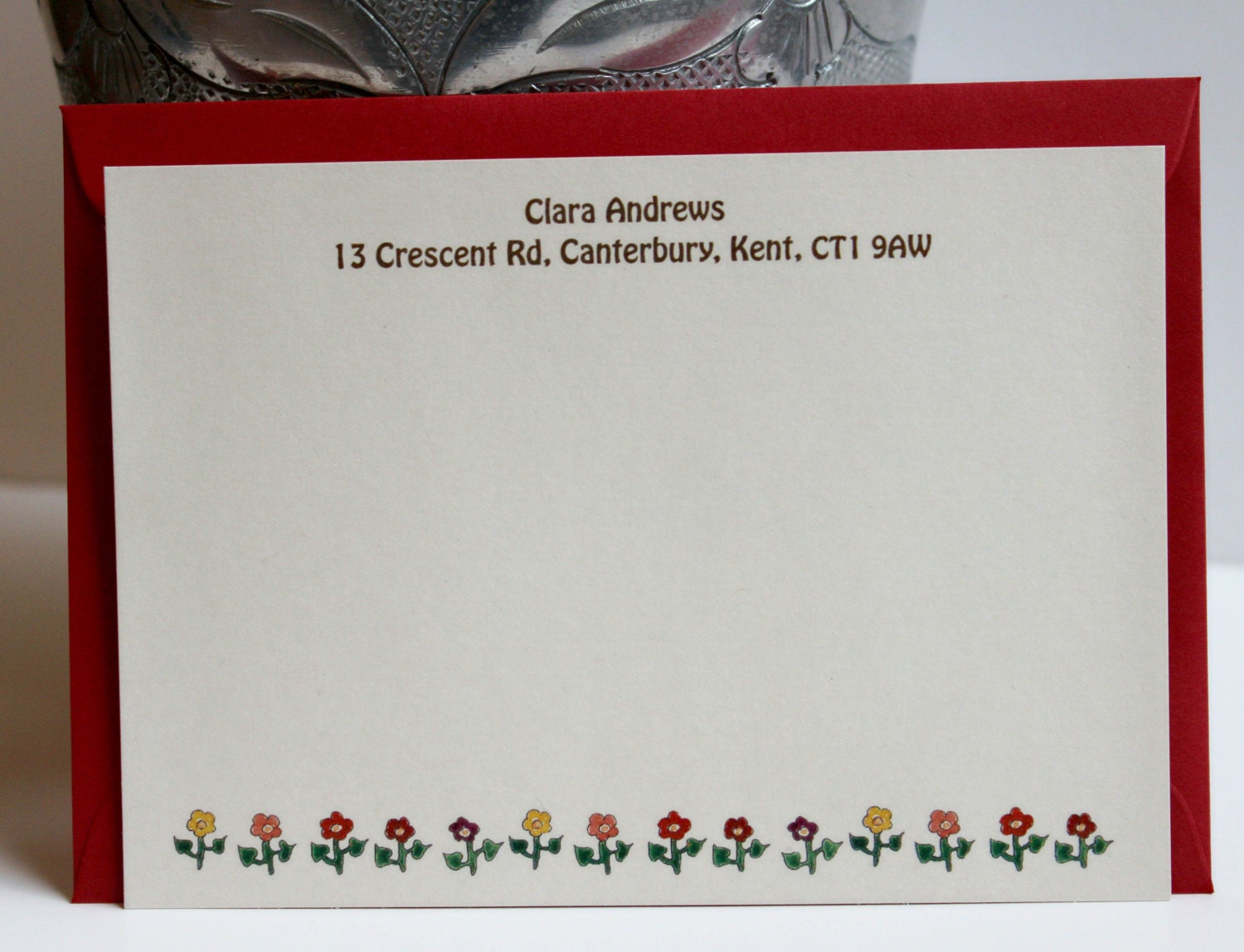 50 Personalized Illustrated correspondence note cards with envelopes 'Row of flowers'. Letter writing stationery. Custom notecard set