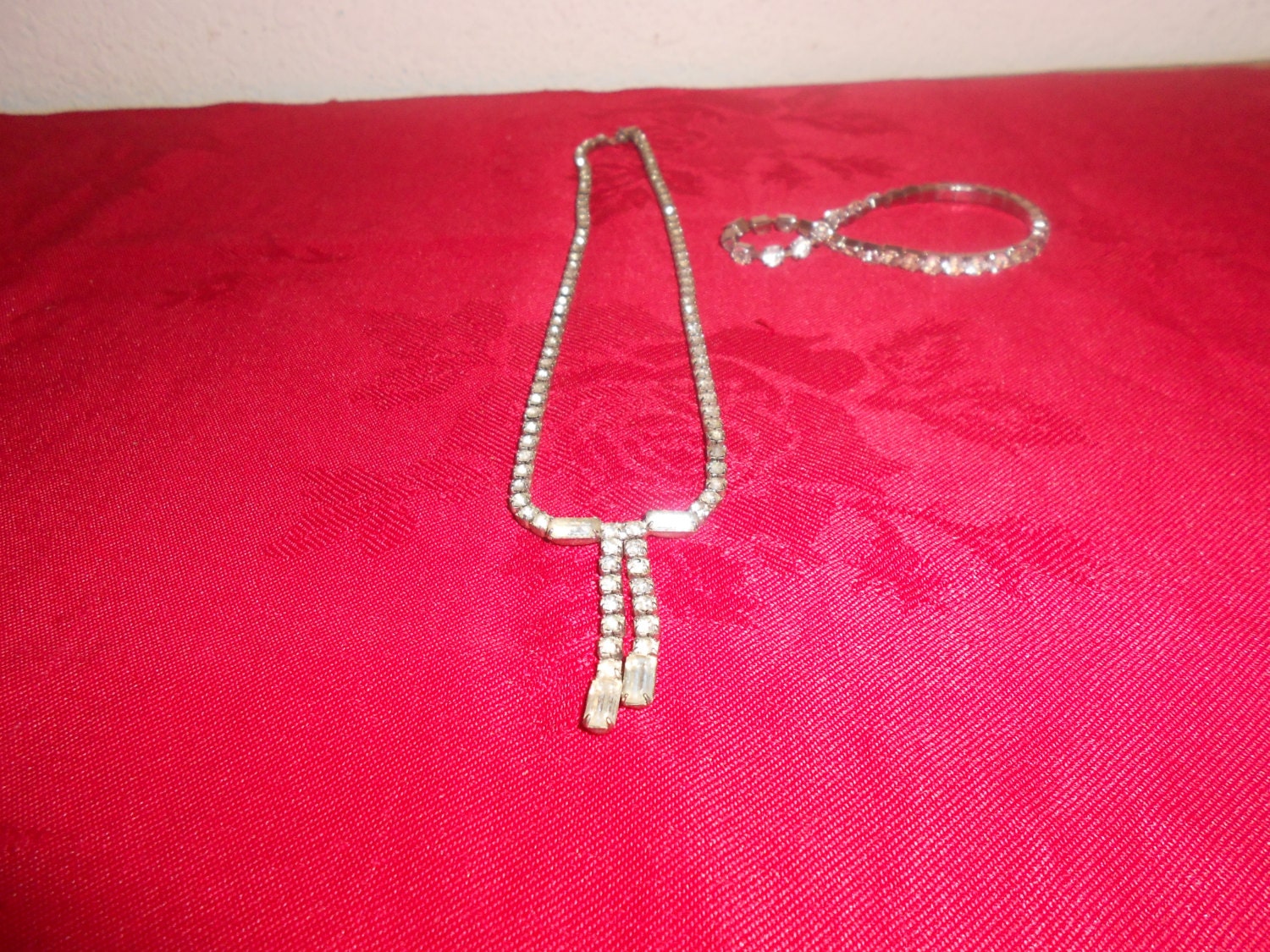 1940s Vintage matching White Rhinestone Necklace and Bracelet / Old and in Mint Condition