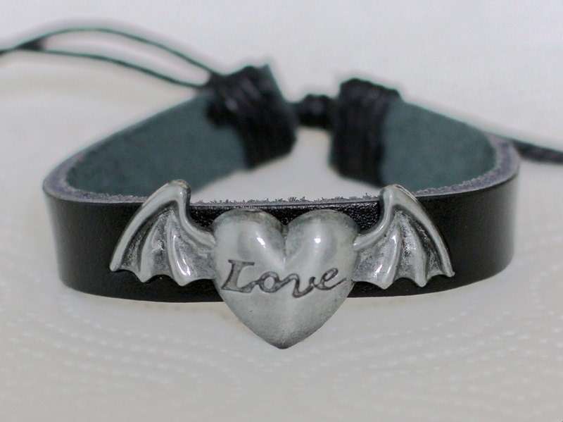 081 Handmade Black leather bracelet Wings of Love Heart bracelet Fashion jewelry Birthday gift  woman bracelet