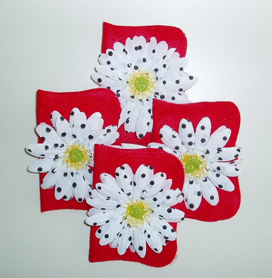 Bridge Tallies with red felt covers and daisy flower(set of 4)