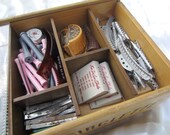 Vintage 1940's Willat Circlette // Vintage Hair Storge Box // Vintage Salon Advertising // Wave Clips