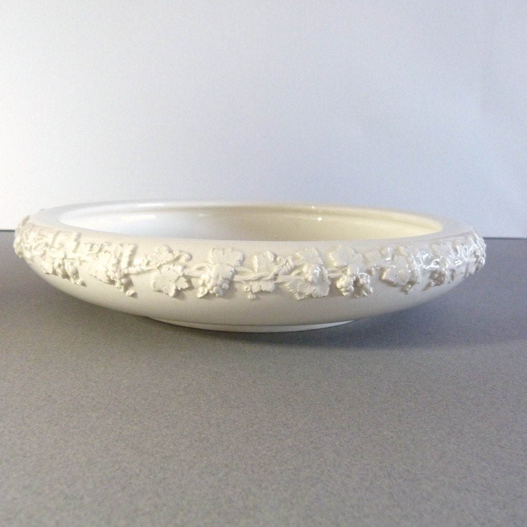 Large Wedgwood Dish in White - Of Etruria and Barlaston Queen's Ware Fruit Bowl - English Bone China