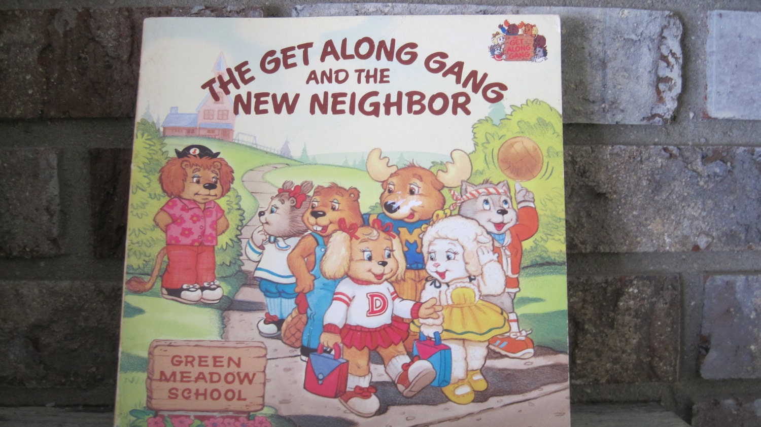 Vintage The Get Along Gang and the New Neighbor book