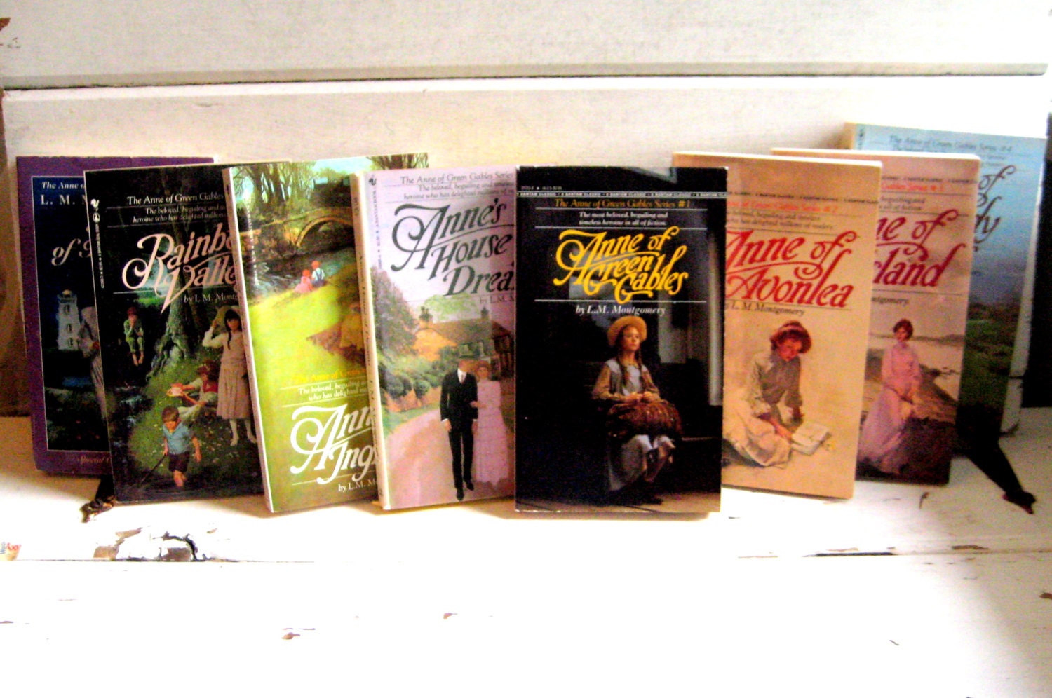 Anne of Green Gables, L.M. Montgomery, complete set of 8 paperback,Vintage children's books, color cover books