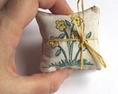 French Lavender sachet bag dryer pillow vintage fabric provence