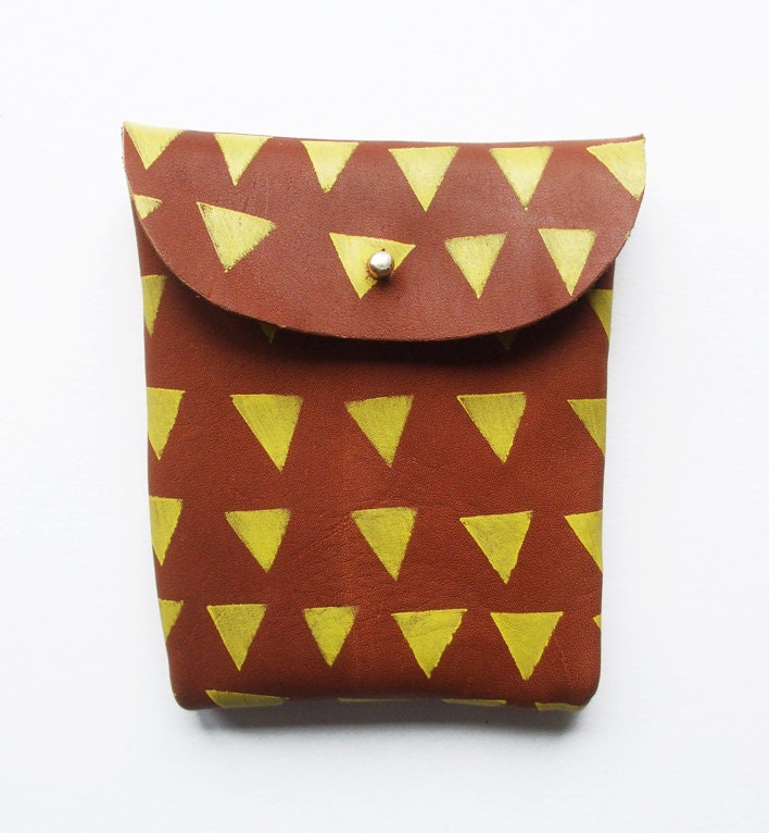 POUCH // brown leather with yellow triangles