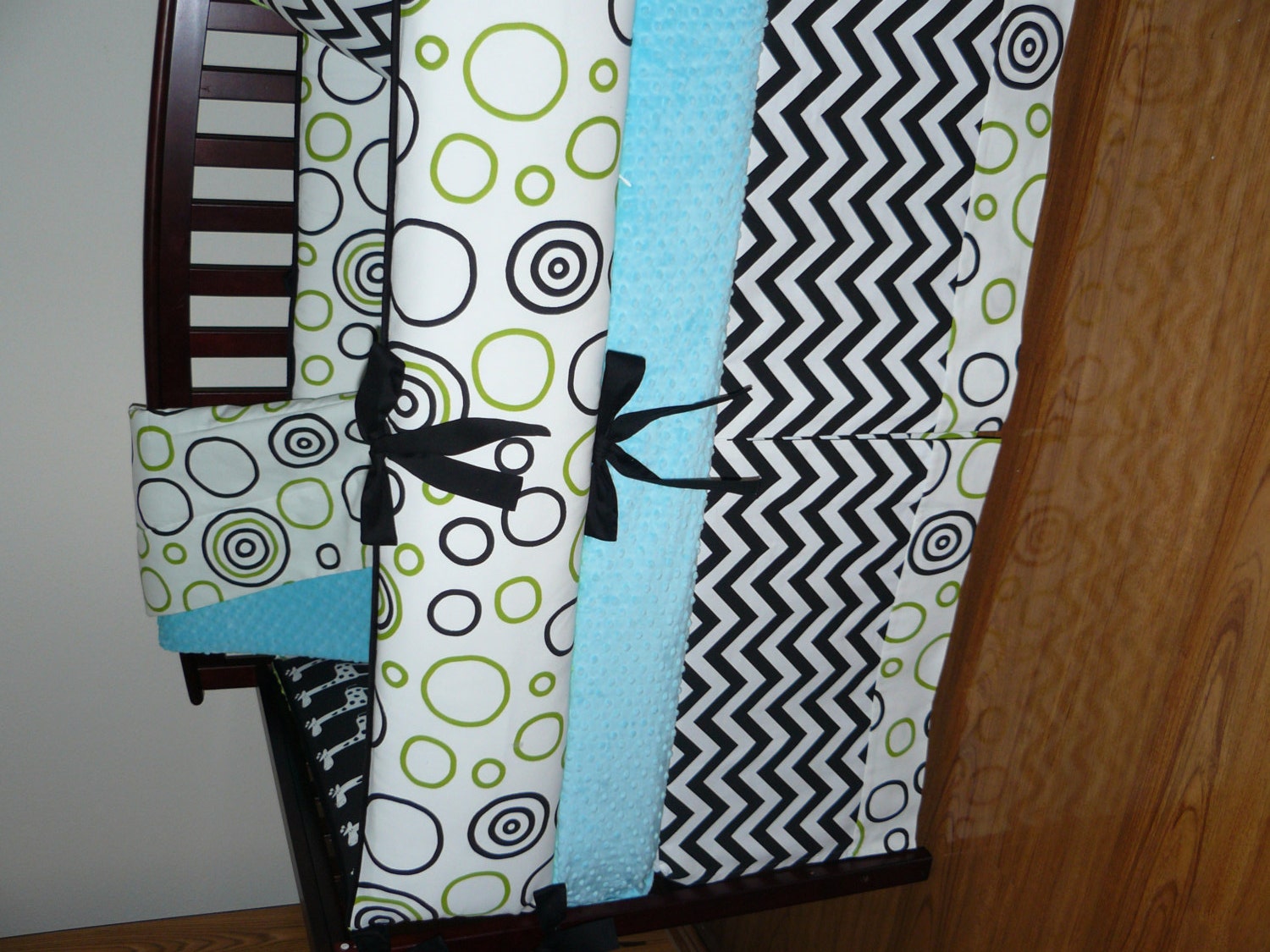 Black, White, Lime,   Aqua,  3pc Bedding Set.   Promotional Price.