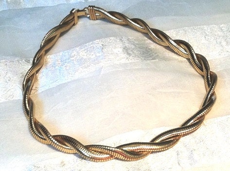 Vintage Necklace Double Omega Twist in Yellow Goldtone Estate Jewelry