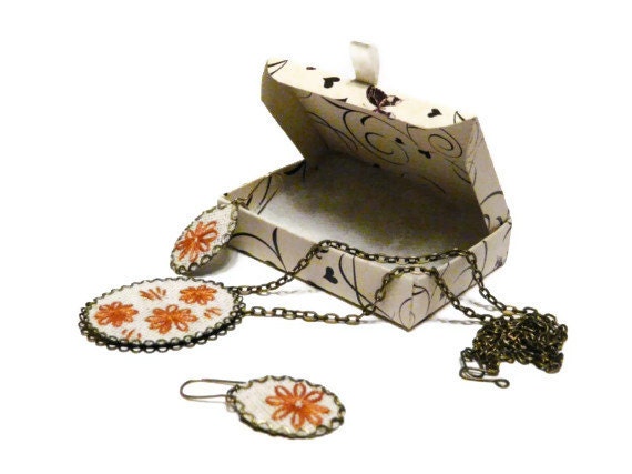 Embroidered necklace earrings Set Rustic Antique Floral