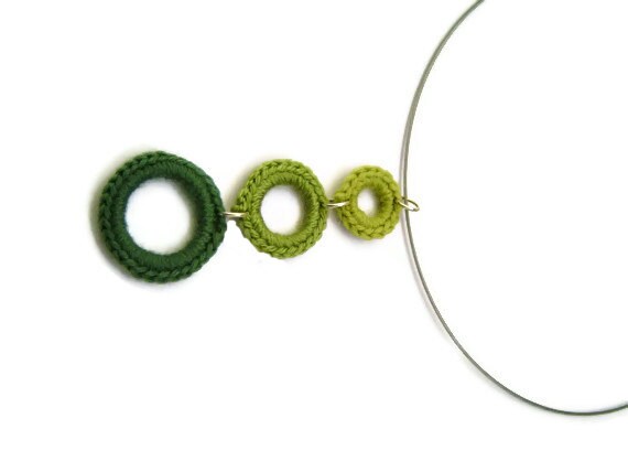 Geometric Necklace, Green Crochet Necklace, Crochet Circles, Statement Jewellery, Gift Ideas, Gift for Her, Linen Wool, OOAK