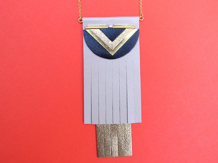 Hawara long necklace beige, Art deco spirit, fringes in leather