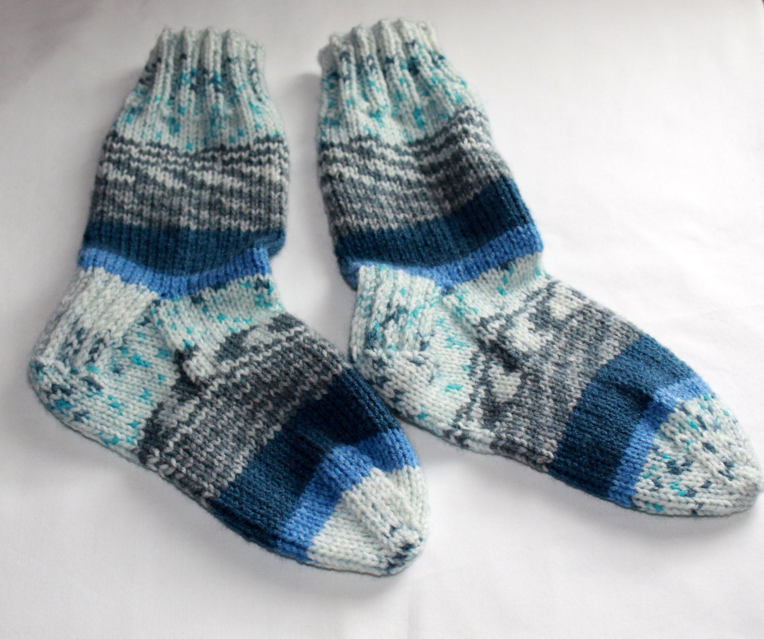 Knit Slouch Socks in Shades of Blue  - Size Small(Shoe size 5-6) - Women