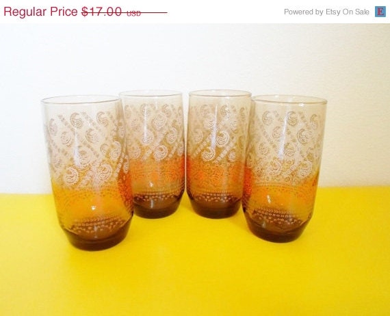 SPRING SALE Vintage Set of Four Amber 12oz. Orange and White Paisley Pattern Glasses, Barware, Glassware, Retro, Mod
