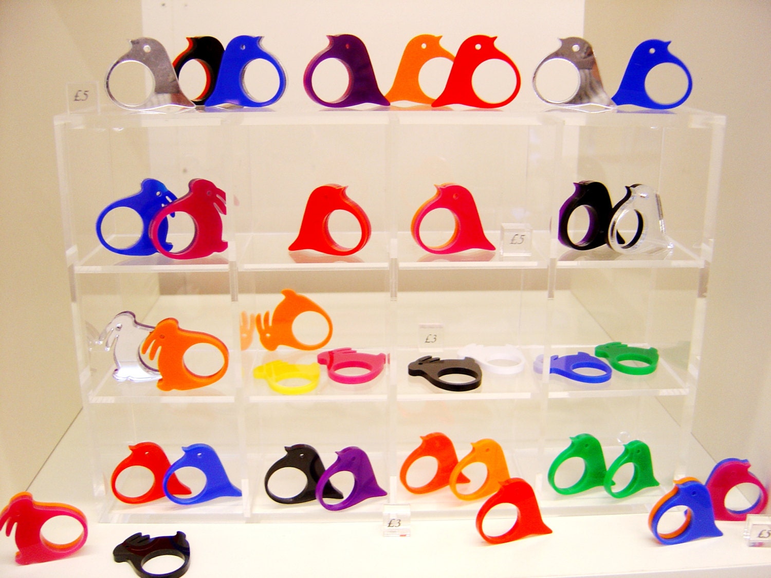 Robin Bird Rings. Perspex.Plastic. Acrylic.