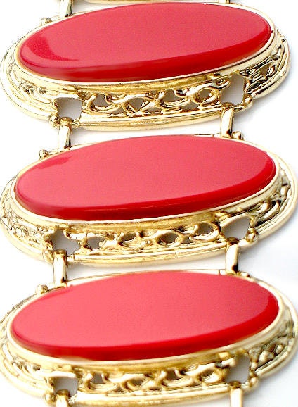 RED SELRO Style Bracelet Vintage Statement Collectable Jewelry Thermoset Gold Red