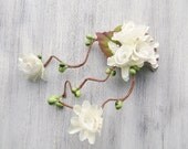 ivory flowers and green berries hair clip, wedding hair accessories, bridal hair accessory, rustic wedding, bridal headpiece