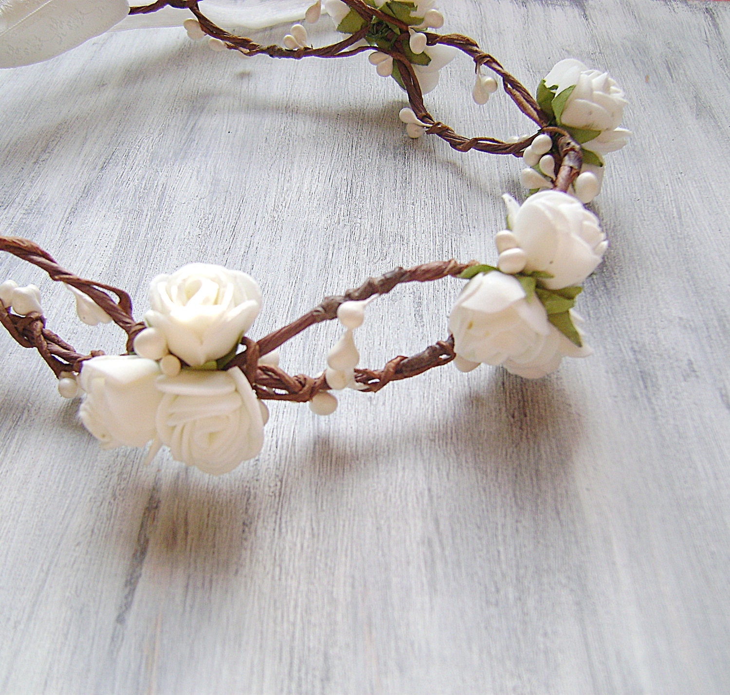 Rustic Wedding head wreath,White Roses Flower crown, bridal flower tiara, white flowers hair accessory, woodland wedding,headpiece