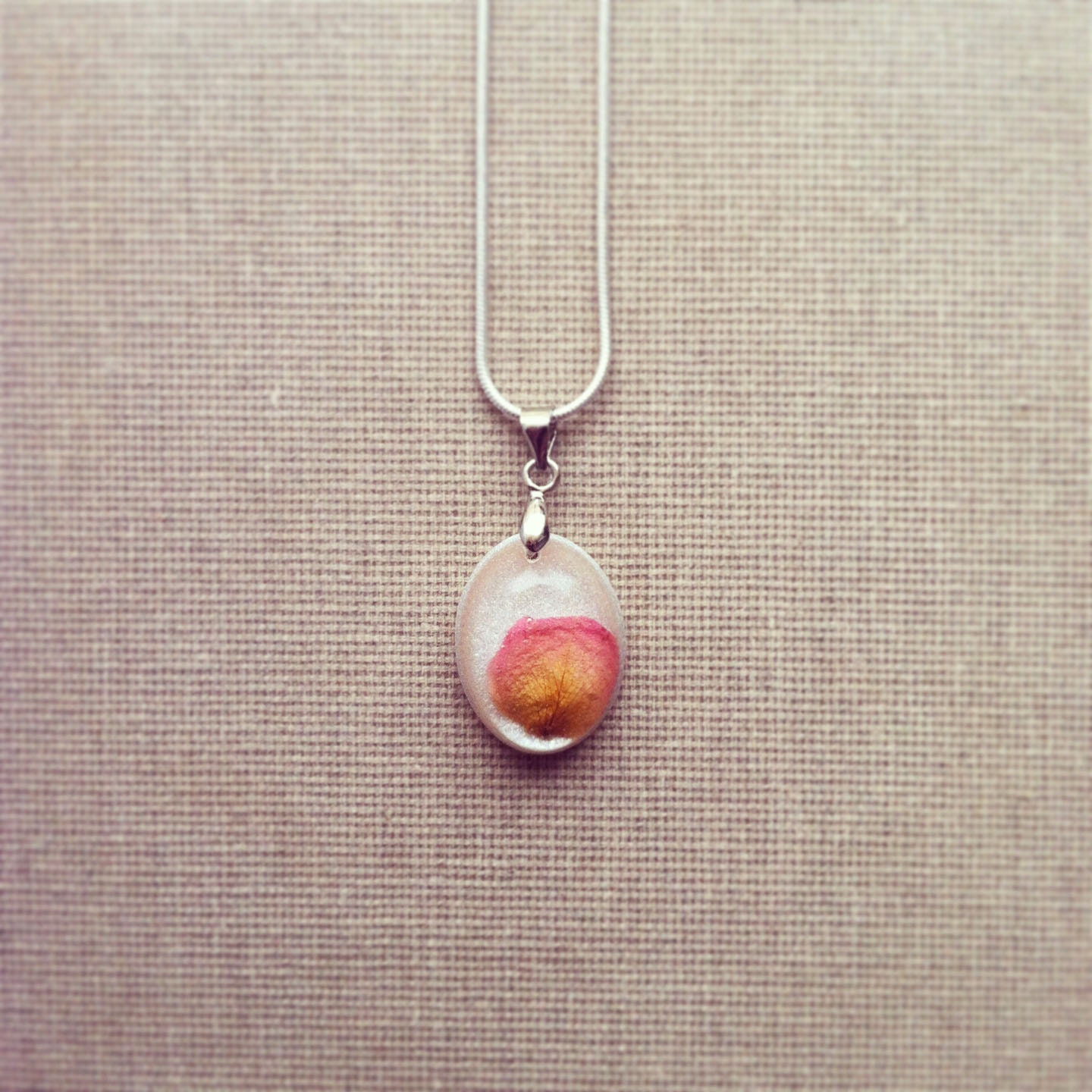 Real Rose Petal Resin Pendant Bridesmaid Necklace Resin Jewelry Resin Pendant Nature Inspired Jewelry Botanical Jewellery Silver Chain 925