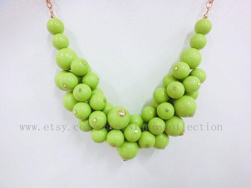 Apple Green beaded necklace, lovely ball, party jewelry . vintage necklace