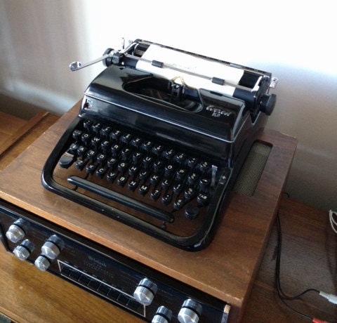 Italian "Everest K2" manual typewriter