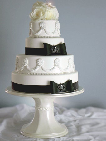 20 inch Ivory Pearl Pedestal Wedding Cake Stand