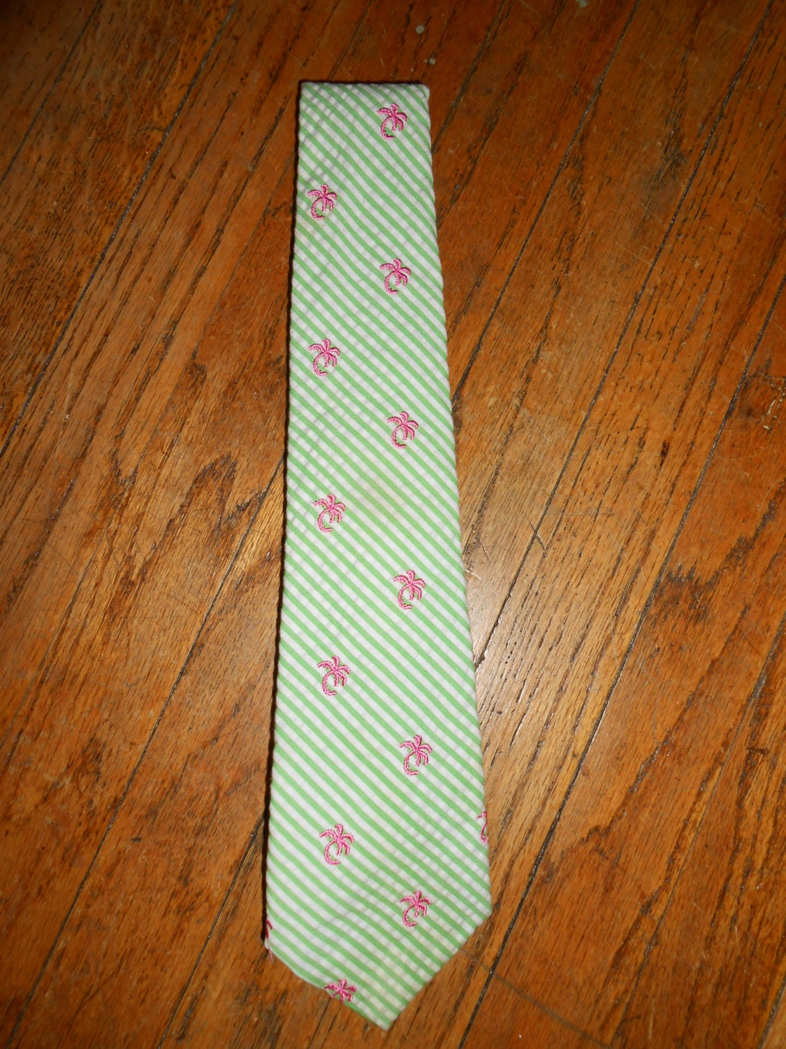 LILLY PULITZER seersucker vintage men's tie White & green stripe with pink palm trees